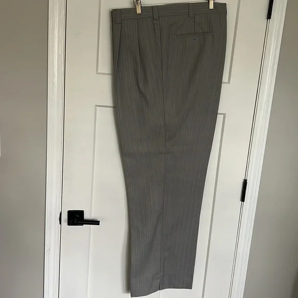 Steve Harvey Striped 3 Piece Grey Suit - Picture 15 of 17